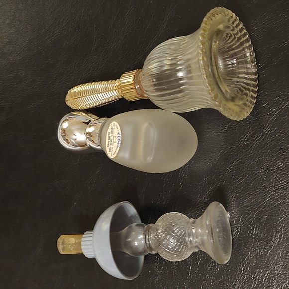 🌸3 Avon Glass Bottles - Picture 5 of 8